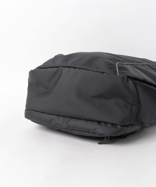 THE SUIT COMPANY(ザ・スーツカンパニー)の「【Samsonite RED別注】レインカバー付き 2WAYバックパック(バックパック/リュック・メンズ・ブラック・FREE)」の5枚目の写真