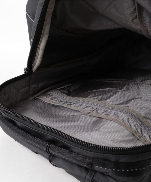THE SUIT COMPANY(ザ・スーツカンパニー)の「【Samsonite RED別注】レインカバー付き 2WAYバックパック(バックパック/リュック・メンズ・ブラック・FREE)」の2枚目の写真