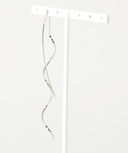 都内で スライトツイストピアス