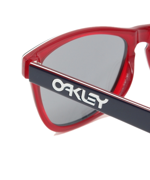 BEAMS（ビームス）の「OAKLEY / Frogskins LX NAVY（サングラス・メンズ・ネイビー・ONE SIZE）」の5枚目の写真