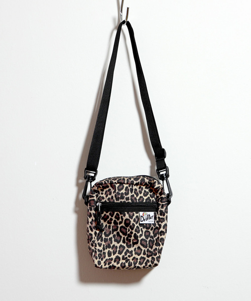Drifter（ドリフター）の「WALK POCKET／ウォークポケット（ショルダーバッグ・レディース・スカイブルー/ブラック/パープル/タン/レオパード/マルチ/カラフル/オレンジ/ケリーグリーン/ブラック×ブラック/ブラウン系その他/ベージュ系/ネイビー系/その他3/ダークグリーン/グリーン系その他/ブラック系その他2/バーガンディー・FREE）」の17枚目の写真