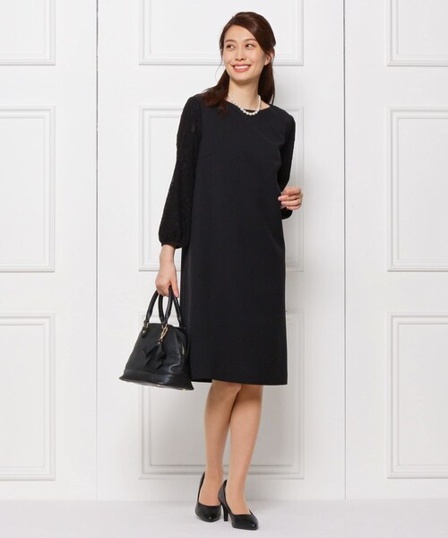 SHOO・LA・RUE（シューラルー）の「【S-LL/洗濯機可】袖レースダブルクロスサックワンピース（ワンピース・レディース・ブラック・01/02/03/04）」の2枚目の写真