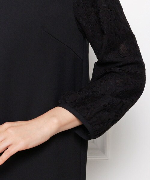 SHOO・LA・RUE（シューラルー）の「【S-LL/洗濯機可】袖レースダブルクロスサックワンピース（ワンピース・レディース・ブラック・01/02/03/04）」の8枚目の写真