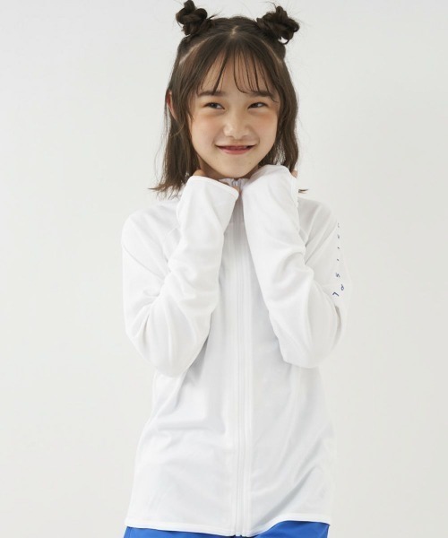 RUSTY(ラスティ)の「RUSTY/ラスティー キッズUVケアフロントジップラッシュガード UPF50+/接触冷感 969470(ラッシュガード・キッズ・ホワイト/ブラック/ピンク/イエロー/ミント・110cm/100cm/130cm/120cm/140cm/150cm)」の3枚目の写真