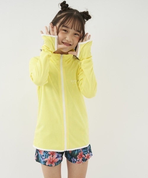 RUSTY(ラスティ)の「RUSTY/ラスティー キッズUVケアフロントジップラッシュガード UPF50+/接触冷感 969470(ラッシュガード・キッズ・ホワイト/ブラック/ピンク/イエロー/ミント・110cm/100cm/130cm/120cm/140cm/150cm)」の4枚目の写真