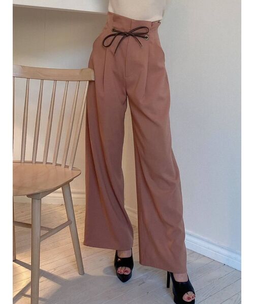 RESEXXY（リゼクシー）の「合皮リボンストレートワイドパンツ（その他パンツ・レディース・ピンク/アイボリー/モカ・FREE）」の3枚目の写真