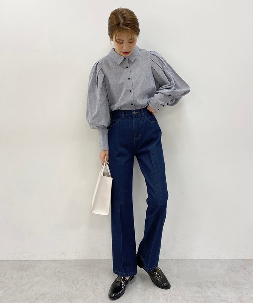 one after another NICE CLAUP(ワンアフターアナザーナイスクラップ)の「極みフレアデニムパンツ(デニムパンツ・レディース・ネイビー/ブルー・SMALL/MEDIUM/SS)」の13枚目の写真