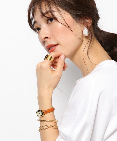 BARNYARDSTORM(バンヤードストーム)の「BARNYARDSTORM / 【otonaMUSE8月号掲載 佐田真由美さん着用】角フレームスリムウォッチ(アナログ腕時計・レディース・キャメル/ブラック/グレー・FREE)」の5枚目の写真