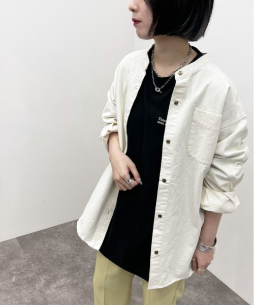 apres jour mignon(アプレジュールミニョン)の「デニムバンドカラーBIGシャツ【ZOZOTOWN限定アイテム】(シャツ/ブラウス・レディース・オフホワイト/ブルー/ブラック・フリー/X-LARGE)」の2枚目の写真