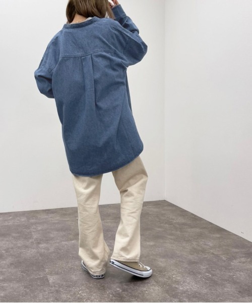 apres jour mignon(アプレジュールミニョン)の「デニムバンドカラーBIGシャツ【ZOZOTOWN限定アイテム】(シャツ/ブラウス・レディース・オフホワイト/ブルー/ブラック・フリー/X-LARGE)」の11枚目の写真
