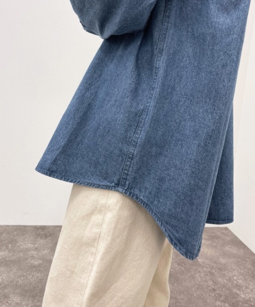 apres jour mignon(アプレジュールミニョン)の「デニムバンドカラーBIGシャツ【ZOZOTOWN限定アイテム】(シャツ/ブラウス・レディース・オフホワイト/ブルー/ブラック・フリー/X-LARGE)」の5枚目の写真