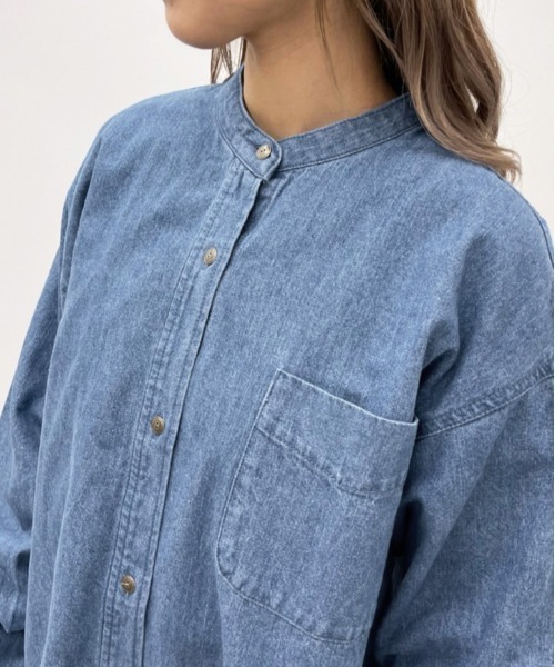 apres jour mignon(アプレジュールミニョン)の「デニムバンドカラーBIGシャツ【ZOZOTOWN限定アイテム】(シャツ/ブラウス・レディース・オフホワイト/ブルー/ブラック・フリー/X-LARGE)」の7枚目の写真