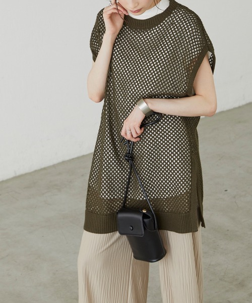 BONLECILL（ボンルシール）の「透かし編みサイドスリットメッシュニットベスト（ベスト・レディース・ベージュ/ブラウン/カーキ・FREE）」の3枚目の写真