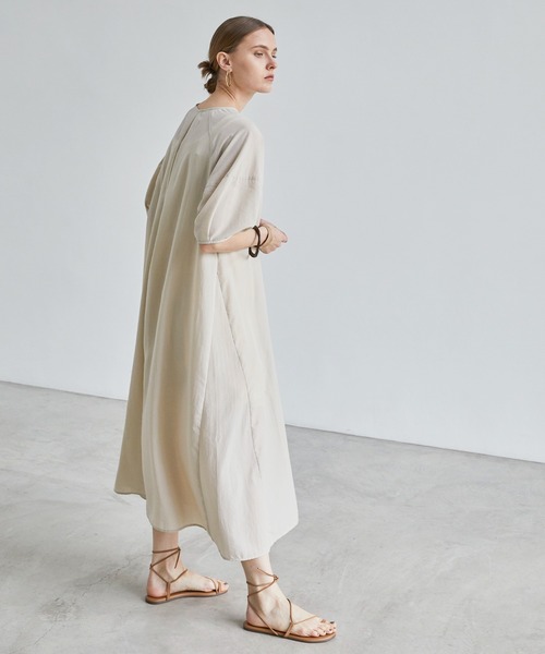 BONLECILL（ボンルシール）の「スパンブロード ラグランパフスリーブ2WAYワンピース（ワンピース・レディース・ブラック/ベージュ/イエロー・FREE）」の5枚目の写真