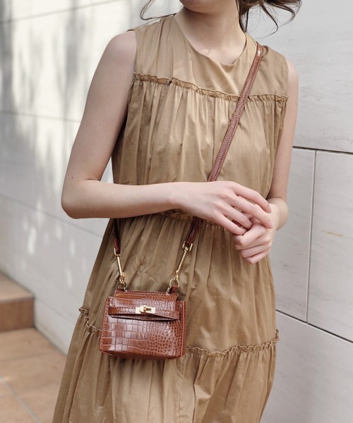 Banner Barrett（バナーバレット）の「ティアードワンピース（ワンピース・レディース・ベージュ/ブラック/グリーン/レッド・38）」の11枚目の写真