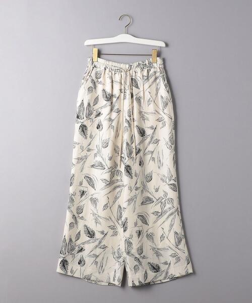 SACRA（サクラ）の「＜SACRA（サクラ）＞モノトーン フラワー イージーパンツ（その他パンツ・レディース・ナチュラル・38/36）」の5枚目の写真