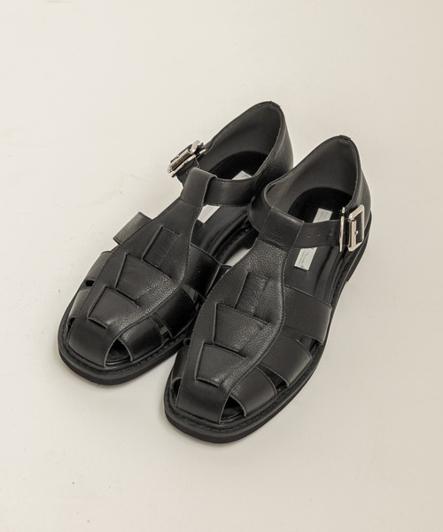 CAPRICIEUX LE'MAGE（カプリシューレマージュ）の「〈WEB・一部店舗限定〉グルカサンダル（サンダル・レディース・ブラック/キャメル・37/39）」の3枚目の写真