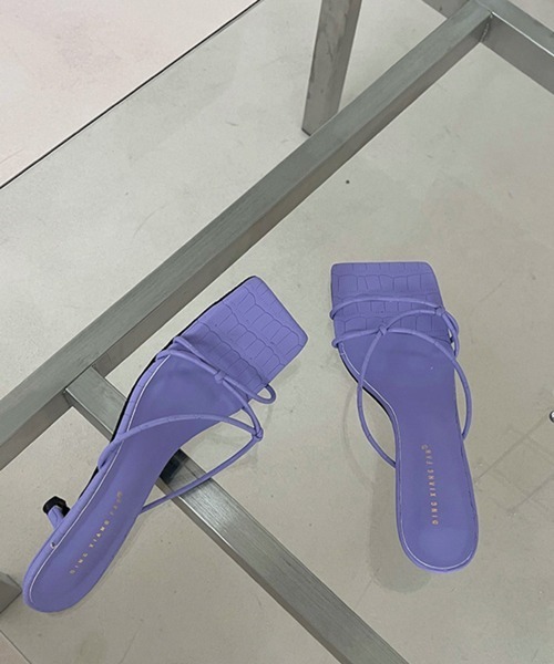 HALEY PESCA(ヘーリーペスカ)の「HALEY PESCA/スクエアトゥ ストラップローヒールサンダル(サンダル・レディース・ホワイト/ブラック/パープル/ピンク・36/38/40)」の7枚目の写真