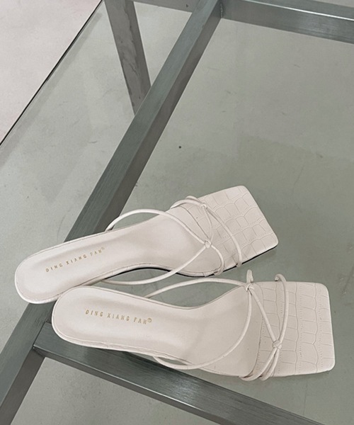 HALEY PESCA(ヘーリーペスカ)の「HALEY PESCA/スクエアトゥ ストラップローヒールサンダル(サンダル・レディース・ホワイト/ブラック/パープル/ピンク・36/38/40)」の14枚目の写真