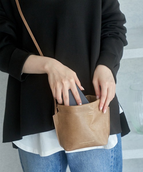 ROPE' PICNIC（ロペピクニック）の「パクパク金具スクエアミニショルダーバッグ（ショルダーバッグ・レディース・ネイビー/ブラウン系その他3/グリーン・FREE）」の2枚目の写真