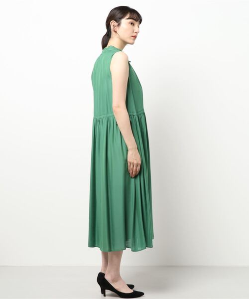 To b. by agnes b.（トゥービーバイアニエスベー）の「WR50 ROBE