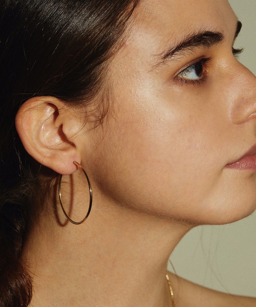 CENE（セネ）の「販売終了【CENE】セネ/[ゴールド]ループピアス厚さ1mm 幅40mm（ピアス（両耳用）・レディース・ゴールド・FREE）」の4枚目の写真