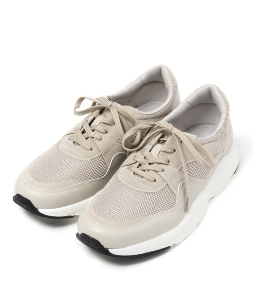 studio CLIP(スタディオクリップ)の「軽量メッシュスニーカー(スニーカー・レディース・ベージュ/ブラック・LARGE/MEDIUM)」の1枚目の写真