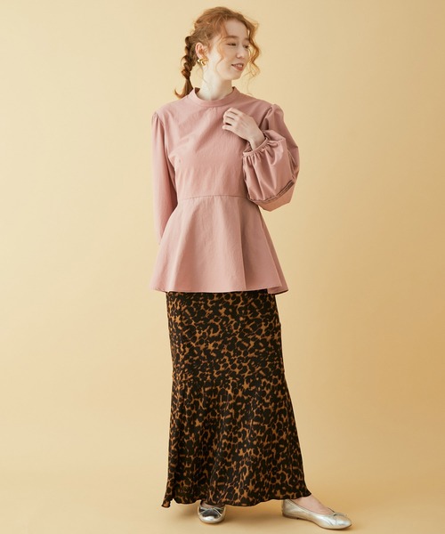 MADEMOISELLE ROPE'（マドモアゼル ロペ）の「袖ボリュームペプラムブラウス（シャツ/ブラウス・レディース・オフホワイト/ピンク系その他2・38）」の4枚目の写真