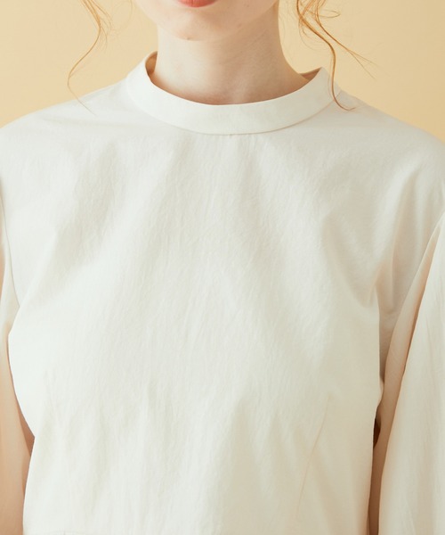 MADEMOISELLE ROPE'（マドモアゼル ロペ）の「袖ボリュームペプラムブラウス（シャツ/ブラウス・レディース・オフホワイト/ピンク系その他2・38）」の11枚目の写真