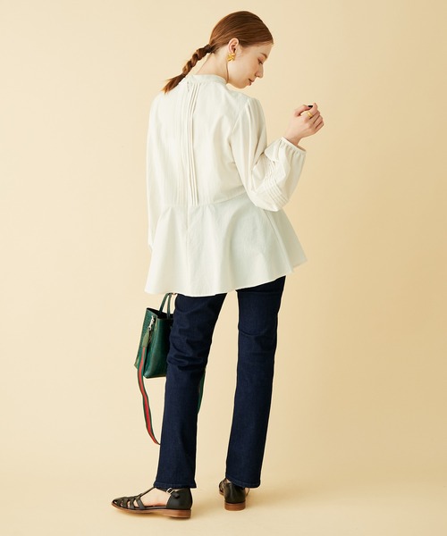 MADEMOISELLE ROPE'（マドモアゼル ロペ）の「袖ボリュームペプラムブラウス（シャツ/ブラウス・レディース・オフホワイト/ピンク系その他2・38）」の22枚目の写真