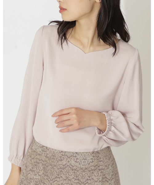 NATURAL BEAUTY BASIC（ナチュラルビューティーベーシック）の「ハートネックブラウス（シャツ/ブラウス・レディース・オフホワイト/ネイビー/ピンク・マルチサイズ）」の6枚目の写真