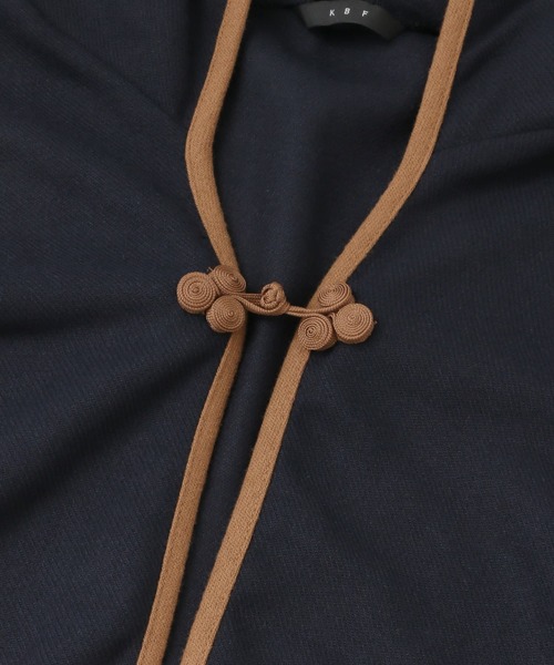KBF(ケイビーエフ)の「チャイナボタン付きポンチョ∴(ポンチョ・レディース・ネイビー/ブラウン・ONE)」の6枚目の写真