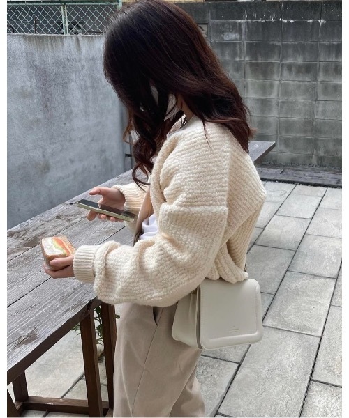 mood for a day（ムードフォーアデイ）の「loco cardigan / ボリュームニットカーディガン（カーディガン/ボレロ・レディース・アイボリー/ブラック/ブルー・FREE）」の11枚目の写真