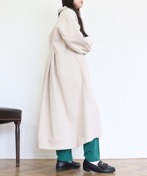 Monocoro toppi(モノコロトッピ)の「バックデザイン タック バルーンスリーブ ロング コート(ステンカラーコート・レディース・モカ/ブラック/ブルー系その他/アイボリー・M/L)」の10枚目の写真