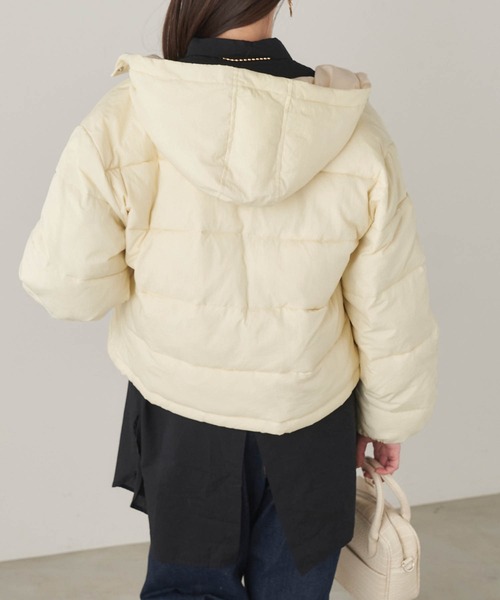 Chaco closet（チャコ クローゼット）の「中綿 オーバーサイズ ショートパファーブルゾン（ダウンジャケット/コート・レディース・ベージュ/キナリ・FREE）」の5枚目の写真