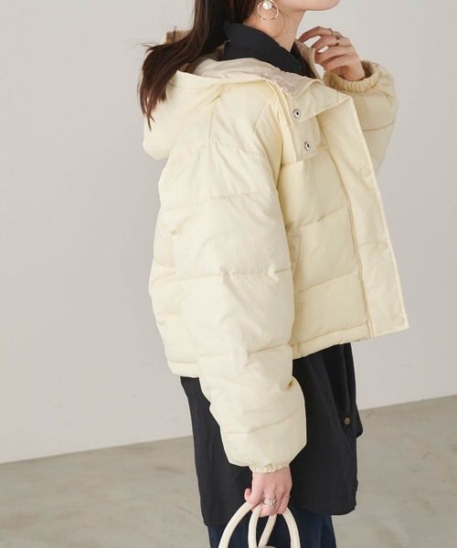 Chaco closet（チャコ クローゼット）の「中綿 オーバーサイズ ショートパファーブルゾン（ダウンジャケット/コート・レディース・ベージュ/キナリ・FREE）」の4枚目の写真