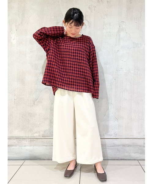 BEARDSLEY（ビアズリー）の「襟元の刺繍がアクセサリーのようにポイントになる ハンドロック刺繍ブラウス（シャツ/ブラウス・レディース・レッド/ブラック・FREE）」の6枚目の写真