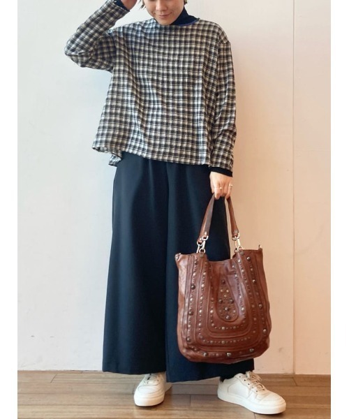 BEARDSLEY（ビアズリー）の「襟元の刺繍がアクセサリーのようにポイントになる ハンドロック刺繍ブラウス（シャツ/ブラウス・レディース・レッド/ブラック・FREE）」の16枚目の写真