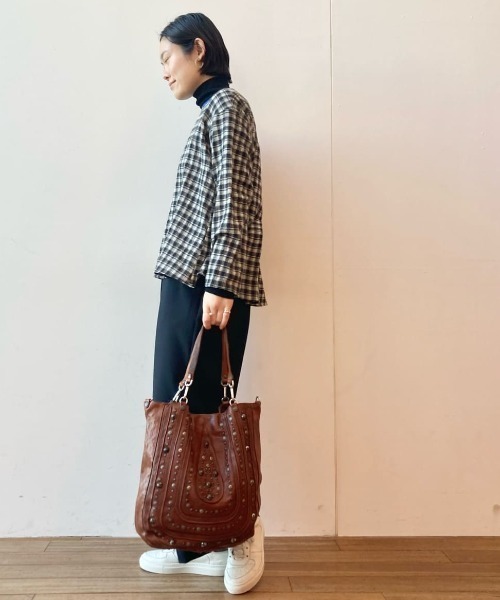 BEARDSLEY（ビアズリー）の「襟元の刺繍がアクセサリーのようにポイントになる ハンドロック刺繍ブラウス（シャツ/ブラウス・レディース・レッド/ブラック・FREE）」の15枚目の写真