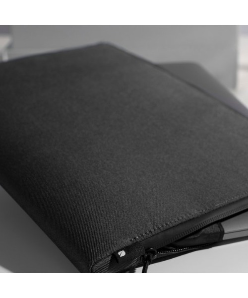 incase(インケース)の「INMB100690-BLK Incase Facet Sleeve for 13-inch Laptop in Recycled Twill -BLACK(ビジネスバッグ・メンズ・ブラック・ONE SIZE)」の11枚目の写真