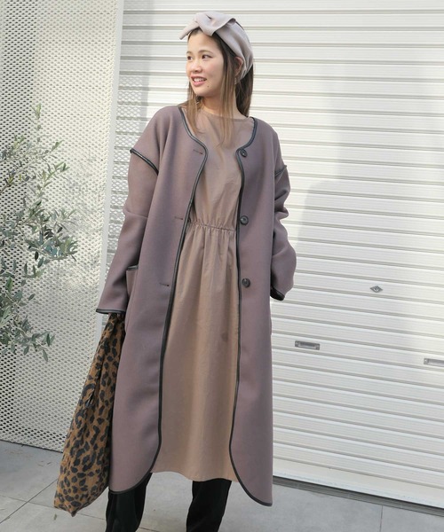 CORNERS（コーナーズ）の「フェイクレザーパイピングロングコート（ノーカラーコート・レディース・ブラウン/ベージュ・FREE）」の14枚目の写真