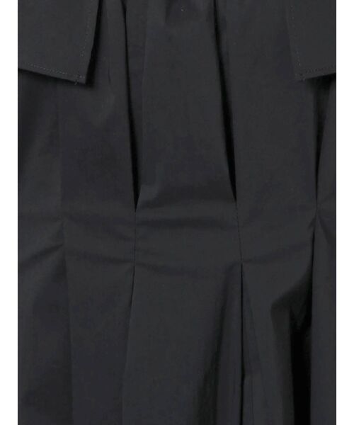 ELENDEEK(エレンディーク)の「プリーツ&フレアロングスリーブワンピース(ワンピース・レディース・ブラック/カーキ・01/02)」の6枚目の写真