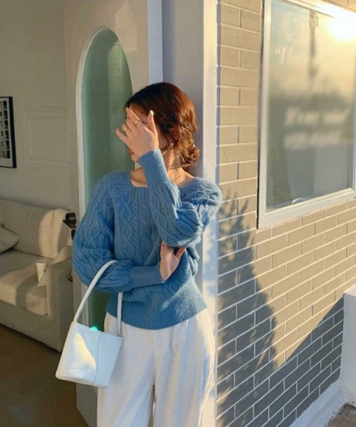 LUGG NAGG(ラグナグ)の「スクエアネックボリュームスリーブケーブル編みニット(ニット/セーター・レディース・モカ/ラベンダー/コーラルピンク/オフホワイト/ブラック/ブルー/グリーン/オリーブ・M)」の22枚目の写真