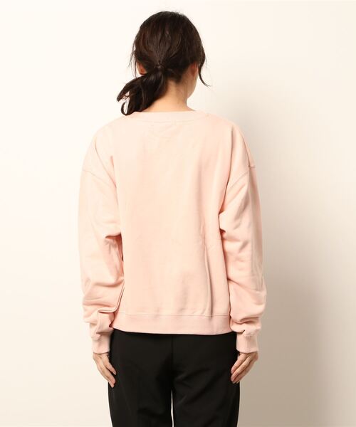 HONEYSUCKLE ROSE（ハニーサックルローズ）の「【HONEYSUCKLE ROSE】カレッジショートクルースウェット（スウェット・レディース・オフホワイト/ダークグレー/ピンク・M/L）」の5枚目の写真