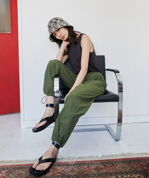 Auntie Rosa Holiday(アンティローザホリデー)の「ナイロンドロストベイカーパンツ(その他パンツ・レディース・カーキ/オレンジ/アイボリー・SMALL/MEDIUM)」の22枚目の写真