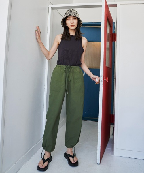 Auntie Rosa Holiday(アンティローザホリデー)の「ナイロンドロストベイカーパンツ(その他パンツ・レディース・カーキ/オレンジ/アイボリー・SMALL/MEDIUM)」の13枚目の写真