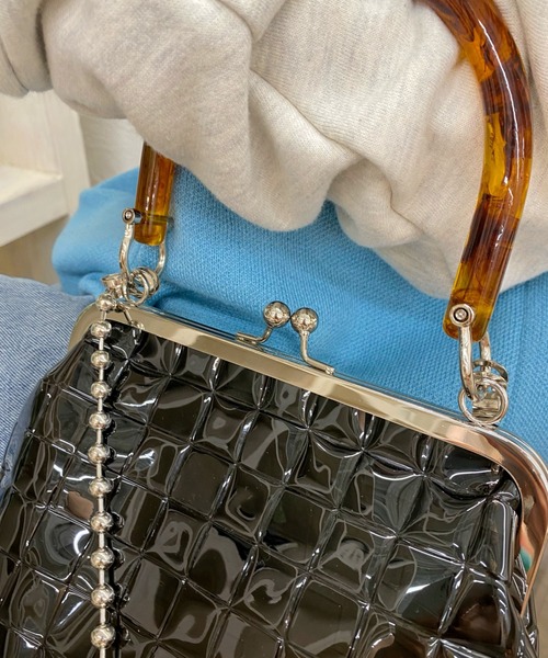 WHO'S WHO gallery（フーズフーギャラリー）の「がま口PVCバッグ（ショルダーバッグ・レディース・ブラック/ブラウン/オフホワイト・FREE）」の8枚目の写真