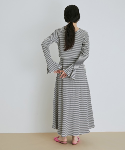 ADAM ET ROPE'（アダムエロペ）の「【一部直営店舗・WEB限定】ショートカーディガンコンビワッフルワンピース（ワンピース・レディース・ブラック/ベージュ系その他・FREE）」の4枚目の写真