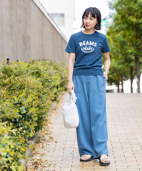 BEAMS HEART（ビームスハート）の「スマイル ロゴTシャツ〈WOMEN〉 24SS（Tシャツ/カットソー・レディース・ケリーグリーン/ネイビー/オフホワイト/サックスブルー/パープル系その他4・FREE/MEDIUM/LARGE）」の21枚目の写真