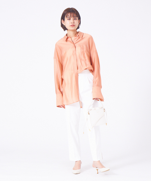 Rouge vif Anna(ルージュヴィフアンナ)の「バックツィストシアーシャツ(シャツ/ブラウス・レディース・ネイビー/オフホワイト/スモークピンク・フリー)」の16枚目の写真